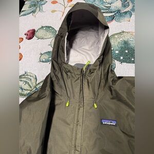 Patagonia Torrentshell Men’s Raincoat